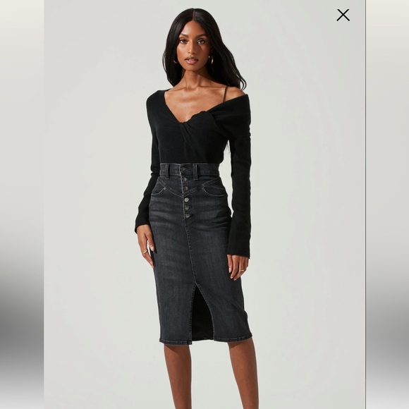 ASTR the label Addison twist from sweater | Revolve - Picture 3 of 7